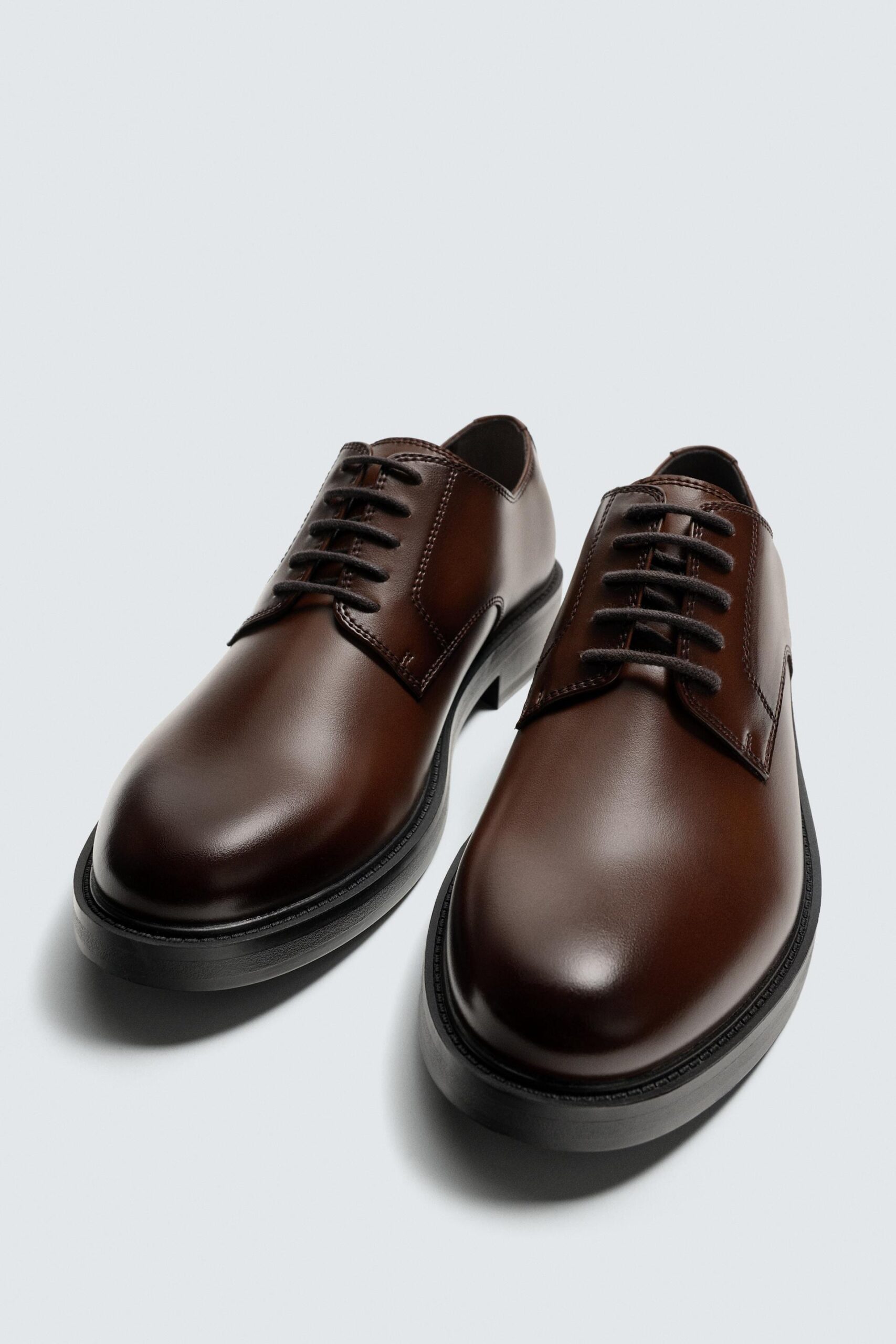 12400521700 e2 scaled اپلیکیشن فارسی زارا، که توسط تیم تهران زارا طراحی و ساخته شده، راهی نوین برای خرید محصولات اورجینال زارا با بهترین قیمت است. این اپلیکیشن دسترسی به جدیدترین و محبوب‌ترین محصولات زارا را با سهولت و اطمینان فراهم می‌کند. تمامی محصولات به طور مستقیم از برند اصلی تهیه شده و با تضمین اصالت به کاربران عرضه می‌شود. با اپلیکیشن فارسی زارا، تجربه‌ای سریع، مطمئن و مقرون‌به‌صرفه از خرید آنلاین را تجربه کنید..
