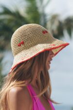 کلاه زنانه زارا CHERRY EMBROIDERED CABLE KNIT BEANIE