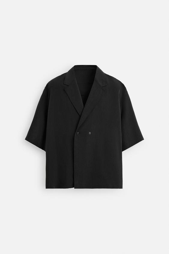 Home 79 اپلیکیشن فارسی زارا، که توسط تیم تهران زارا طراحی و ساخته شده، راهی نوین برای خرید محصولات اورجینال زارا با بهترین قیمت است. این اپلیکیشن دسترسی به جدیدترین و محبوبترین محصولات زارا را با سهولت و اطمینان فراهم میکند. تمامی محصولات به طور مستقیم از برند اصلی تهیه شده و با تضمین اصالت به کاربران عرضه میشود. با اپلیکیشن فارسی زارا، تجربهای سریع، مطمئن و مقرونبهصرفه از خرید آنلاین را تجربه کنید.. پیراهن لینن مردانه زارا 100% linen kimono shirt