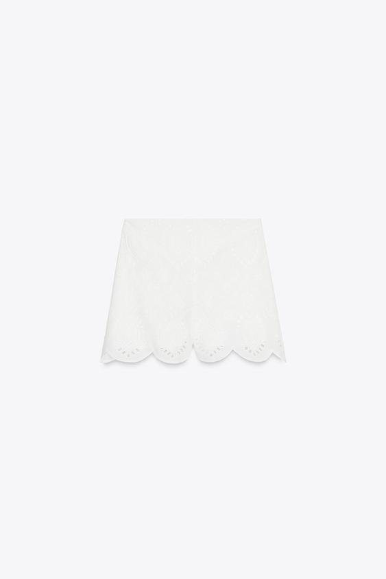 Home 31 اپلیکیشن فارسی زارا، که توسط تیم تهران زارا طراحی و ساخته شده، راهی نوین برای خرید محصولات اورجینال زارا با بهترین قیمت است. این اپلیکیشن دسترسی به جدیدترین و محبوبترین محصولات زارا را با سهولت و اطمینان فراهم میکند. تمامی محصولات به طور مستقیم از برند اصلی تهیه شده و با تضمین اصالت به کاربران عرضه میشود. با اپلیکیشن فارسی زارا، تجربهای سریع، مطمئن و مقرونبهصرفه از خرید آنلاین را تجربه کنید.. شلوارک مردانه زارا perforated embroidered bermuda shorts