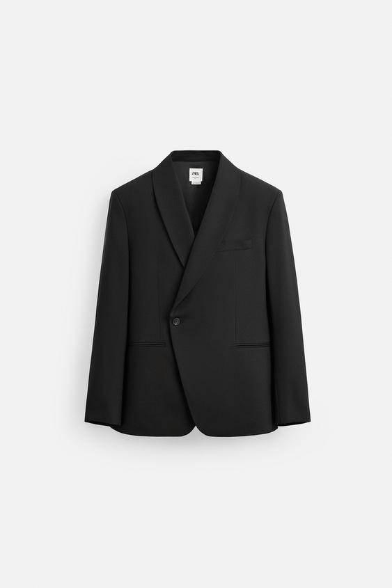 Home 33 اپلیکیشن فارسی زارا، که توسط تیم تهران زارا طراحی و ساخته شده، راهی نوین برای خرید محصولات اورجینال زارا با بهترین قیمت است. این اپلیکیشن دسترسی به جدیدترین و محبوبترین محصولات زارا را با سهولت و اطمینان فراهم میکند. تمامی محصولات به طور مستقیم از برند اصلی تهیه شده و با تضمین اصالت به کاربران عرضه میشود. با اپلیکیشن فارسی زارا، تجربهای سریع، مطمئن و مقرونبهصرفه از خرید آنلاین را تجربه کنید.. کت مردانه زارا limited edition double-breasted suit blazer