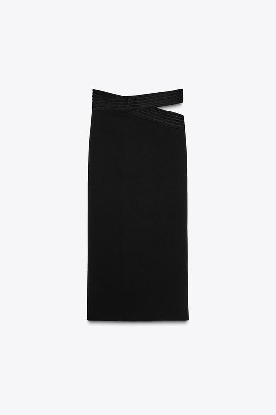 Home 31 هوش مصنوعی تهران زارا با استفاده از الگوریتم سلیقهیابی، پوشش و استایل مورد علاقهات رو تشخیص میده و بهترین انتخابها رو جلوی روت میذاره. فقط کافیه با زدن دکمه پایین به چند تا سؤال تصویری جواب بدی!!! و از اون به بعد فقط محصولاتی رو روبه روت ببینی که دقیقا سلیقه تو هستن! دامن میدی زنانه زارا stretch cut-out skirt
