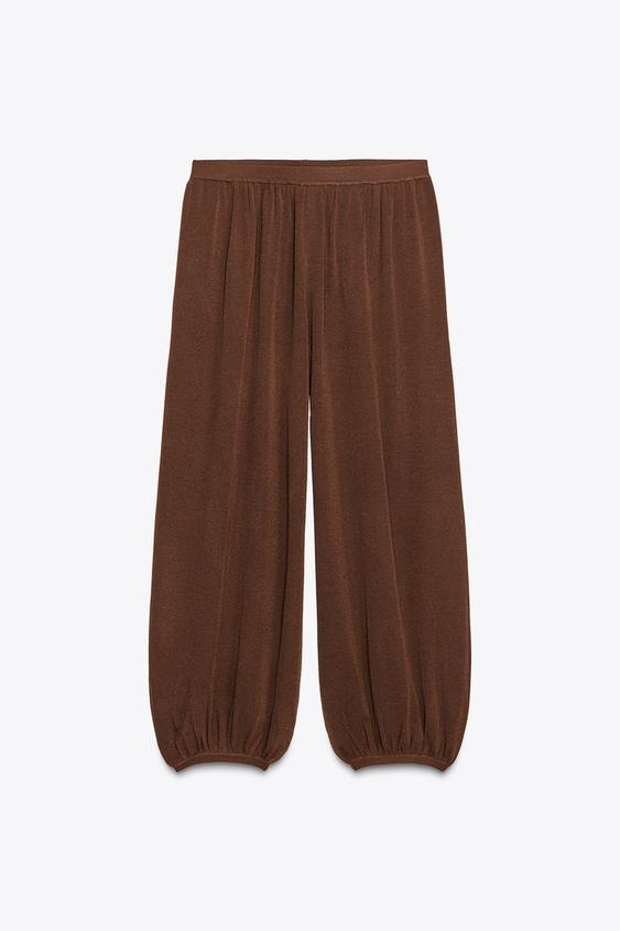 Home 71 هوش مصنوعی تهران زارا با استفاده از الگوریتم سلیقهیابی، پوشش و استایل مورد علاقهات رو تشخیص میده و بهترین انتخابها رو جلوی روت میذاره. فقط کافیه با زدن دکمه پایین به چند تا سؤال تصویری جواب بدی!!! و بعد از تحلیل سلیقه شما از اون به بعد فقط محصولاتی رو روبه روت ببینی که دقیقا سلیقه تو هستن!البته این تنها آغاز ماجراست...بقیه موارد رو در متن بعدی بخون! شلوار زنانه زارا balloon knit trousers