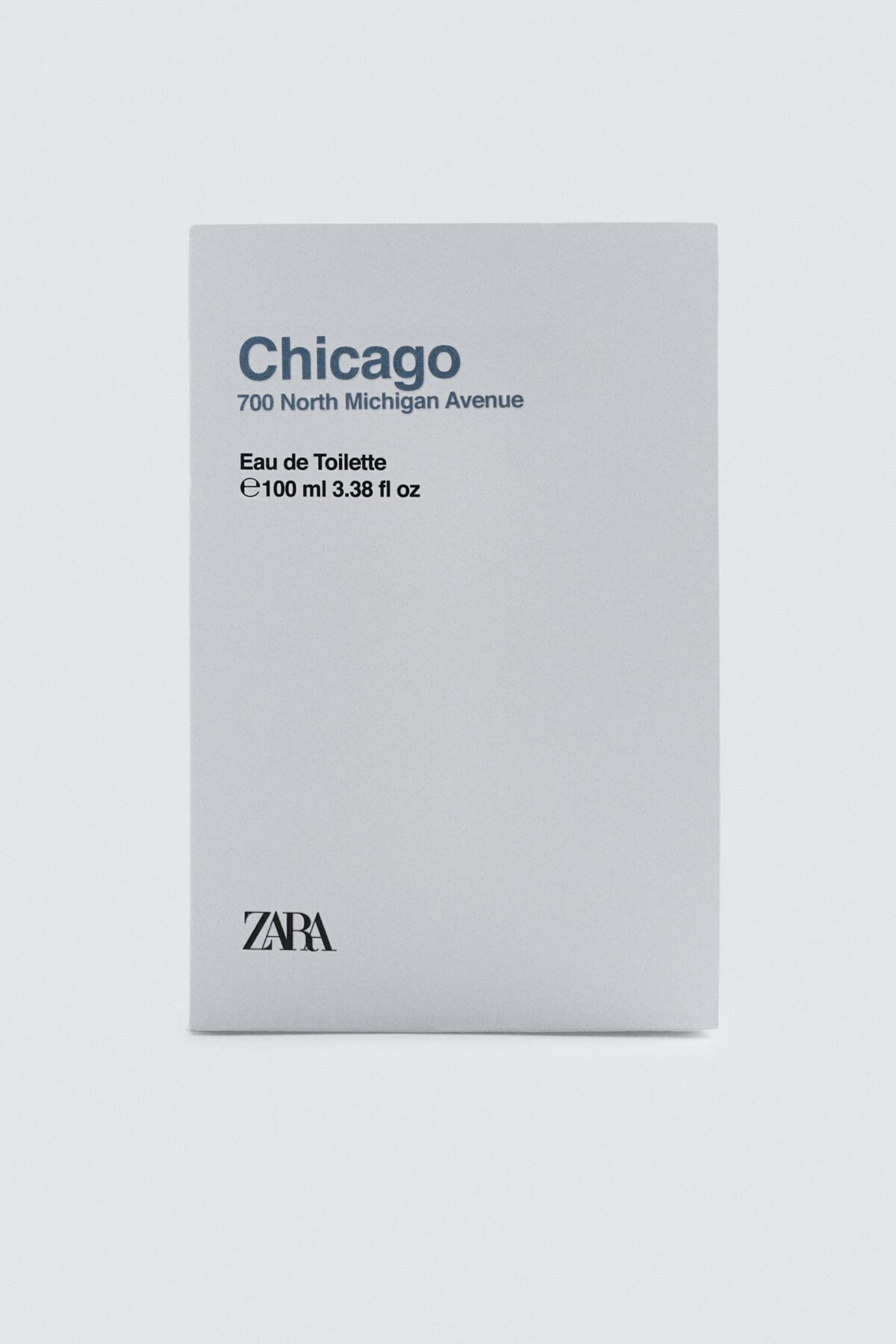 20210281999 e2 scaled ادو تویلت zara chicago ۱۰۰ میلی‌لیتر، الهام‌گرفته از شور و انرژی شهری شیکاگو، با ترکیبی از تازگی مرکباتی گریپ‌فروت و عمق رزینی لبدانوم عرضه می‌شود. این رایحه‌ی جذاب با پایه‌ای از مشک گرم و فروزنده، تعادلی بین طراوت و پایداری ایجاد می‌کند – مناسب بُروز و هر روزه. با طراحی مدرن، متمایز و جذاب، chicago edt نماینده‌ای از جسارت و شخصیت شماست. این عطر برای آقایانی طراحی شده که دنبال تازگی هستند در حالی که می‌خواهند به یاد بمانند. محصول باکیفیت و مقرون‌به‌صرفه‌ای است که تجربه‌ی شهری مدرن و پویا را به زندگی روزمره می‌آورد. اگر به دنبال یک رایحه‌ی متعادل، جذاب و خاطره‌ساز هستید، zara chicago edt انتخاب ایده‌آل شماست.