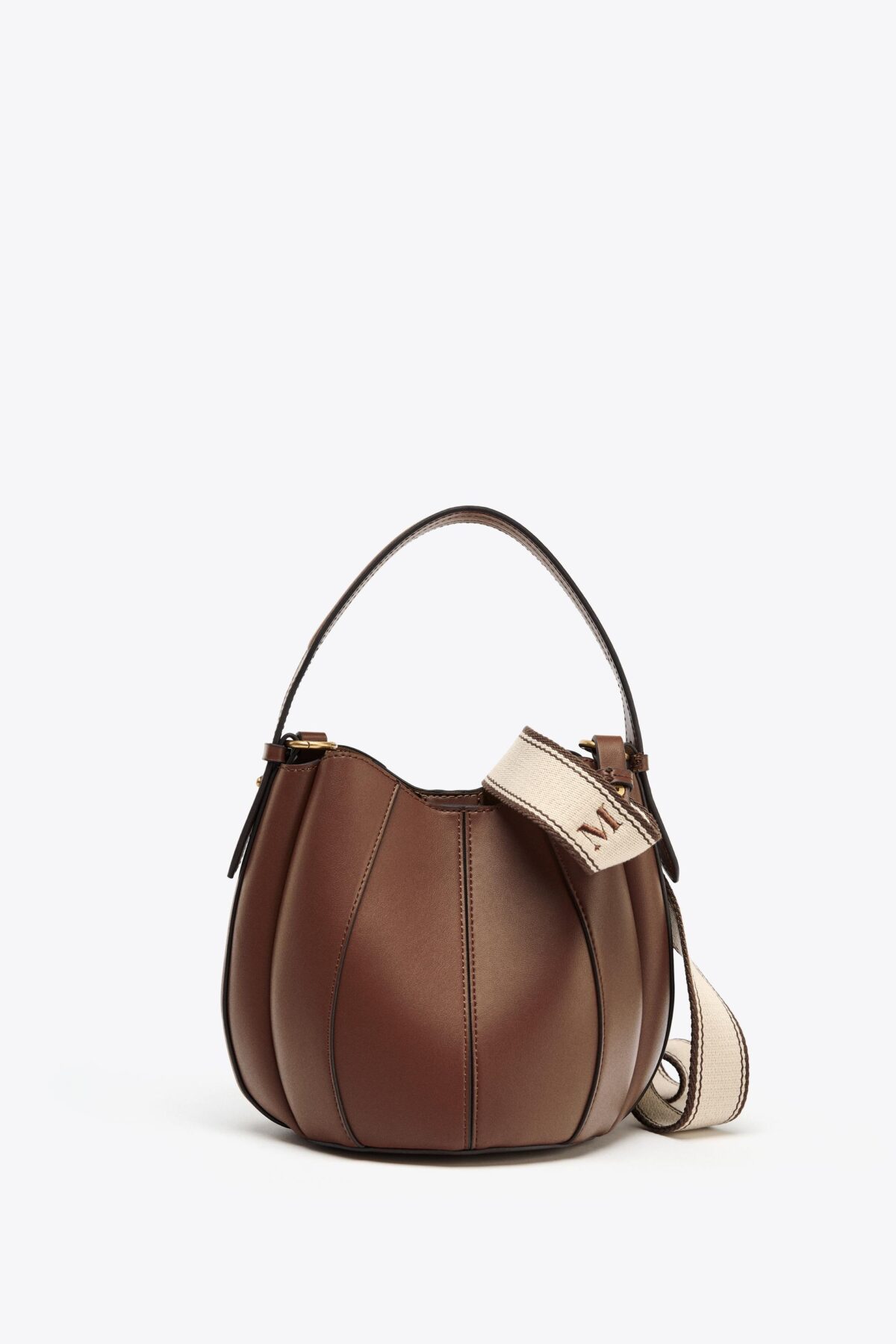 16201610709 e6 scaled کیف سطخ‌دوز (topstitch bucket bag) از zara