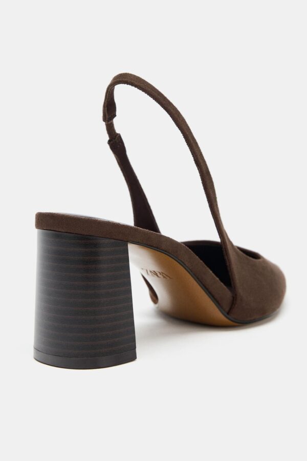 12261610700 e4 اپلیکیشن فارسی زارا، که توسط تیم تهران زارا طراحی و ساخته شده، راهی نوین برای خرید محصولات اورجینال زارا با بهترین قیمت است. این اپلیکیشن دسترسی به جدیدترین و محبوب‌ترین محصولات زارا را با سهولت و اطمینان فراهم می‌کند. تمامی محصولات به طور مستقیم از برند اصلی تهیه شده و با تضمین اصالت به کاربران عرضه می‌شود. با اپلیکیشن فارسی زارا، تجربه‌ای سریع، مطمئن و مقرون‌به‌صرفه از خرید آنلاین را تجربه کنید..