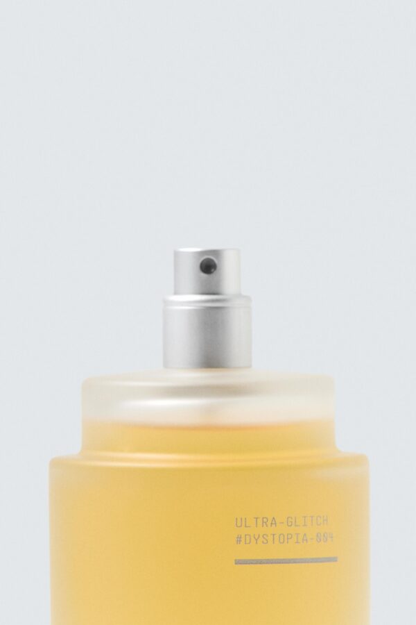 20213016999 e2 اپلیکیشن فارسی زارا، که توسط تیم تهران زارا طراحی و ساخته شده، راهی نوین برای خرید محصولات اورجینال زارا با بهترین قیمت است. این اپلیکیشن دسترسی به جدیدترین و محبوب‌ترین محصولات زارا را با سهولت و اطمینان فراهم می‌کند. تمامی محصولات به طور مستقیم از برند اصلی تهیه شده و با تضمین اصالت به کاربران عرضه می‌شود. با اپلیکیشن فارسی زارا، تجربه‌ای سریع، مطمئن و مقرون‌به‌صرفه از خرید آنلاین را تجربه کنید..